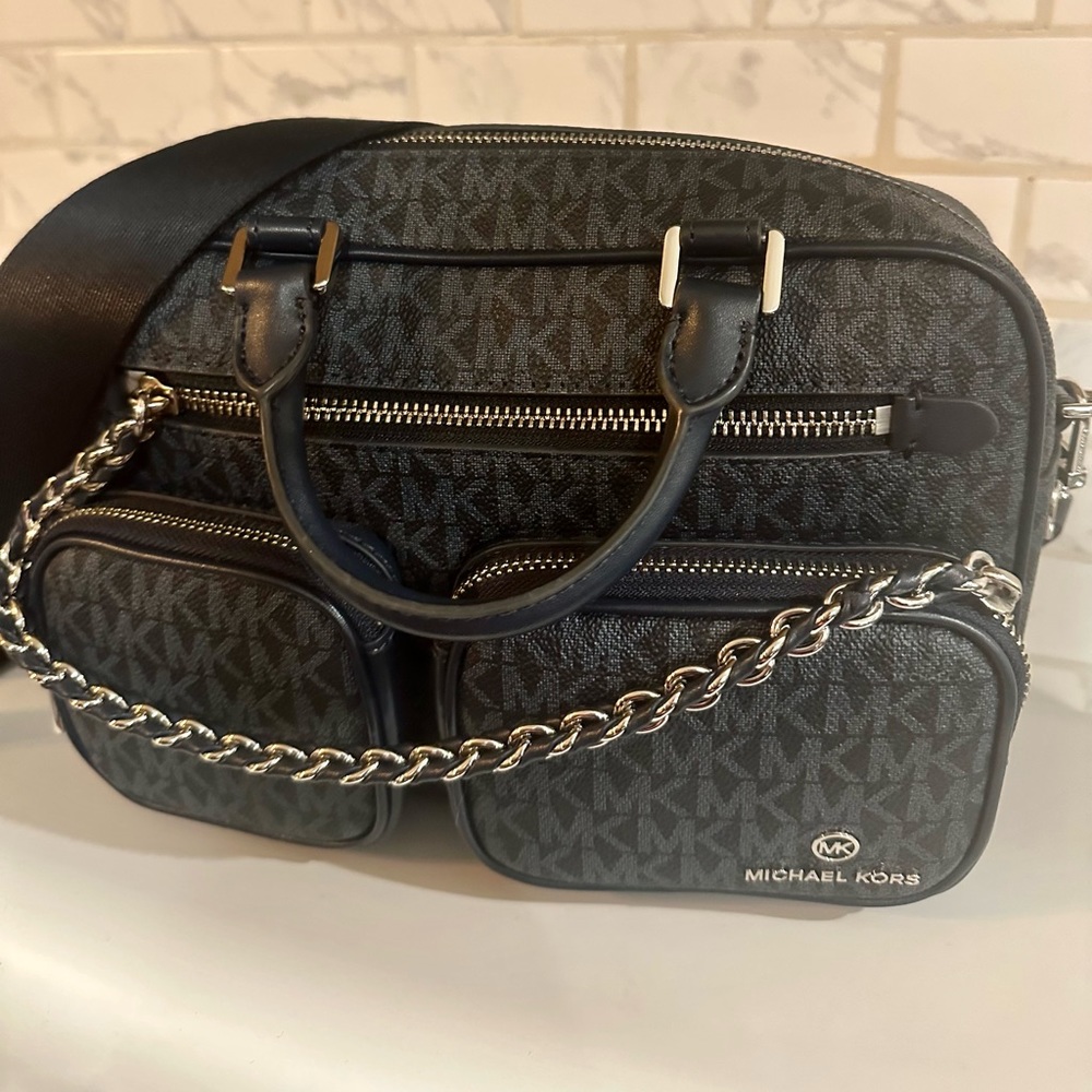 Michael Kors Elliot Logo crossbody bag